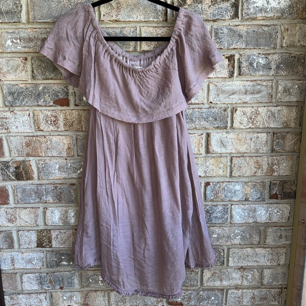 Mauve wishlist fully lined dress can be worn on or off shoulders size M/L